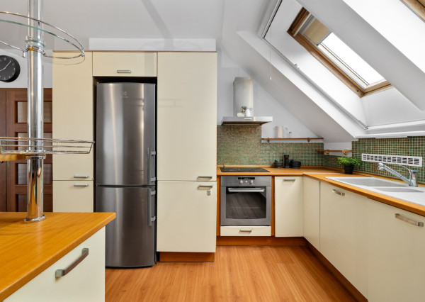 Na prenájom 3-izbový mezanín na Košickej ulici v Bratislave