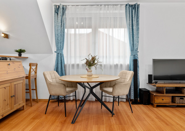 Na prenájom 3-izbový mezanín na Košickej ulici v Bratislave