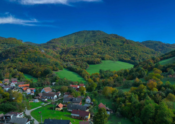 Opäť u nás !!! EXKLUZÍVNE  V PONUKE na predaj dobová chalúpka v Čiernej Lehote