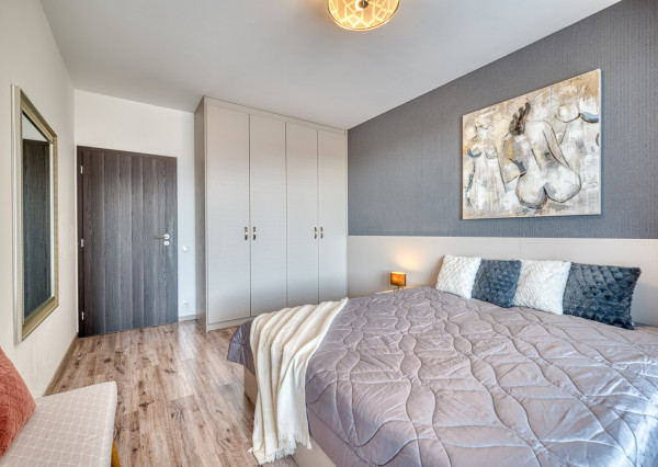 REZERVOVANÉ: Na predaj 2-izbový zariadený byt v novostavbe Bory