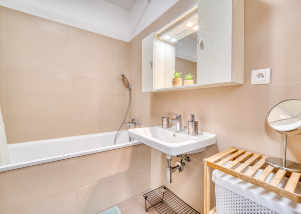 REZERVOVANÉ: Na predaj 2-izbový zariadený byt v novostavbe Bory