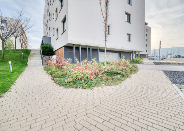 REZERVOVANÉ: Na predaj 2-izbový zariadený byt v novostavbe Bory