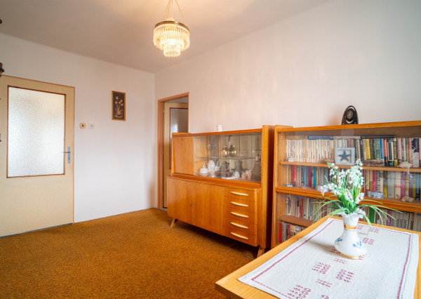 Na predaj 5-izbový rodinný dom Veľké Leváre