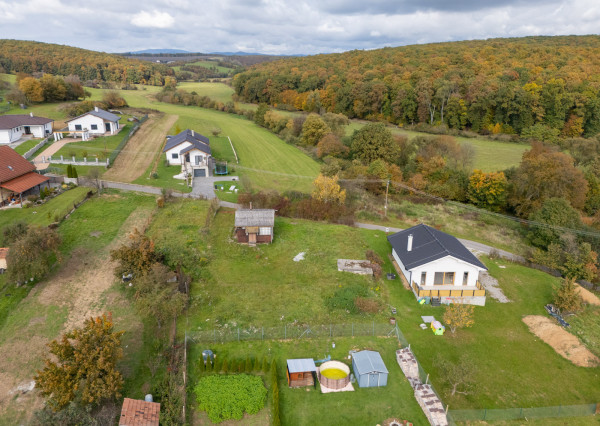 Exkluzívne iba u nás na predaj stavebný pozemok 1251m2 , Brezolupy