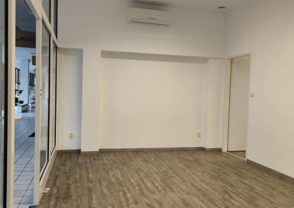 Na prenájom obchodný priestor v centre Malaciek