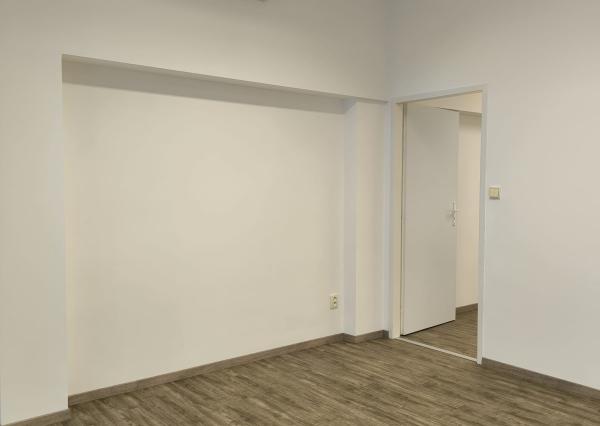 Na prenájom obchodný priestor v centre Malaciek