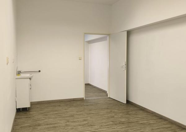 Na prenájom obchodný priestor v centre Malaciek