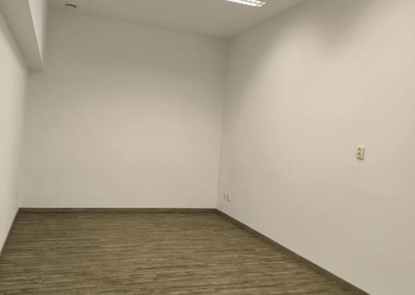 Na prenájom obchodný priestor v centre Malaciek