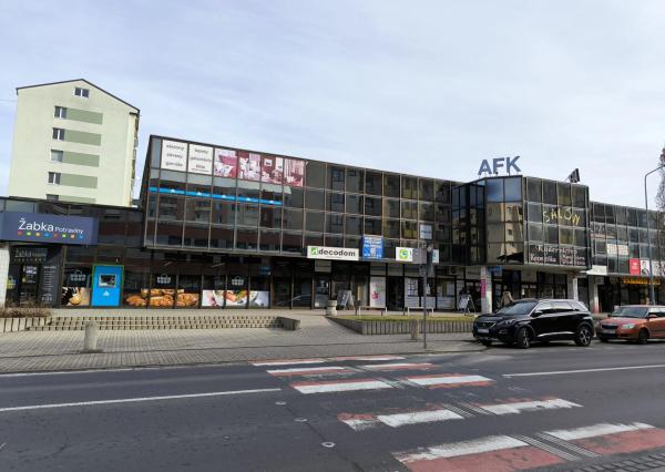 Na prenájom moderný obchodný priestor v centre Malaciek