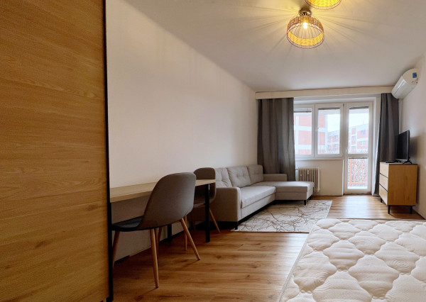 Na prenájom zrekonštruovaný 1-izbový byt, Nové Mesto - Bratislava