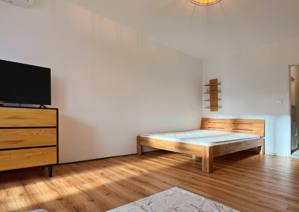 Na prenájom zrekonštruovaný 1-izbový byt, Nové Mesto - Bratislava