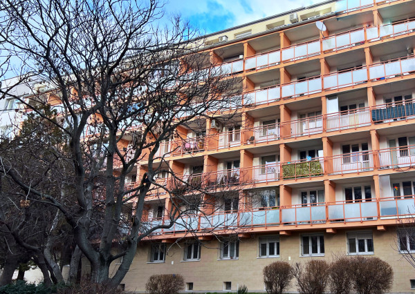 Na prenájom zrekonštruovaný 1-izbový byt, Nové Mesto - Bratislava