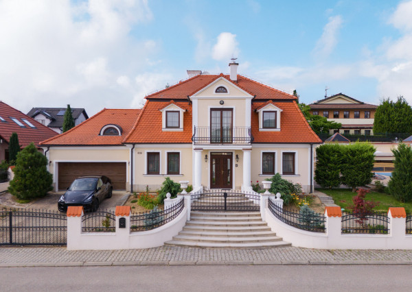 Na predaj nadštandardný rodinný dom s bazénom, Soblahov