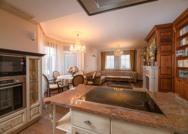 Na predaj nadštandardný rodinný dom s bazénom, Soblahov