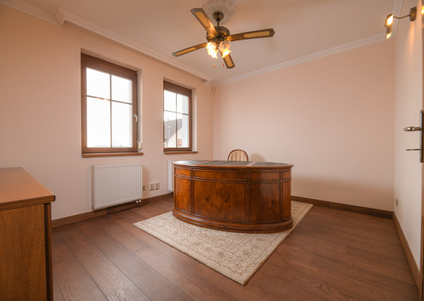 Na predaj nadštandardný rodinný dom s bazénom, Soblahov