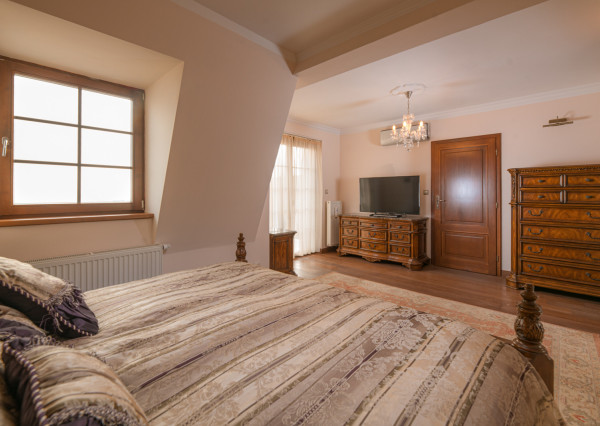 Na predaj nadštandardný rodinný dom s bazénom, Soblahov