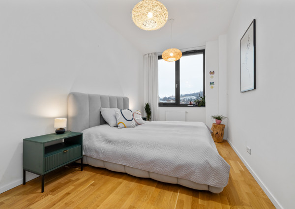 Na predaj 2-izbový slnečný byt v Starom meste s garážovým parkovaním