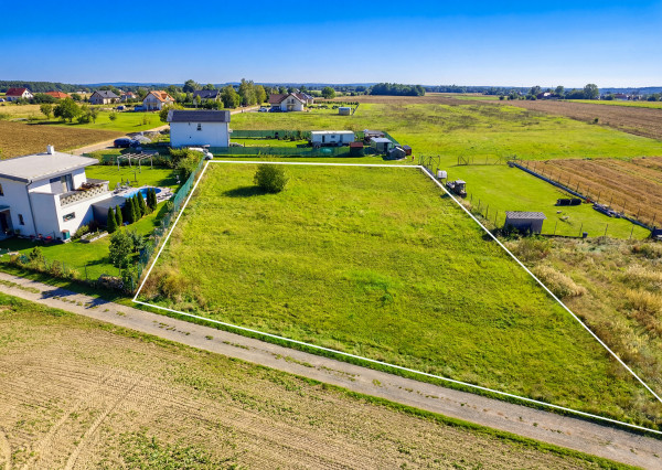 Na predaj pozemok v lokalite Karlová