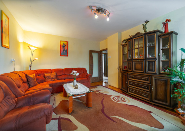 Nová znížená cena! Na predaj 5-izbový rodinný dom s veľkou záhradou v Novej Vsi nad Váhom