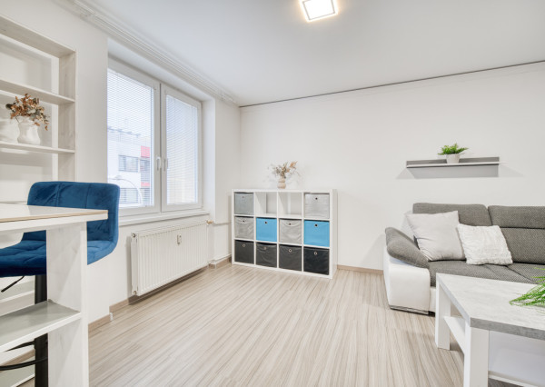 Na prenájom kompletne zariadený 2-izbový byt v centre Malaciek