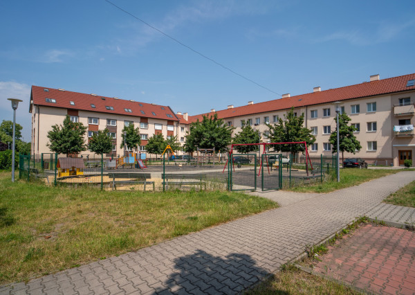 Na prenájom kompletne zariadený 2-izbový byt v centre Malaciek