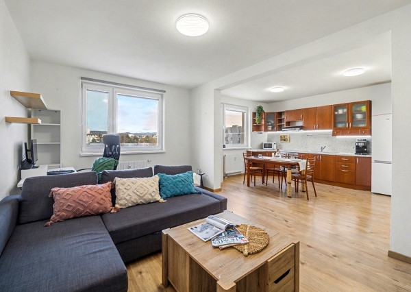 REZERVOVANÉ: Na predaj moderný 2-izbový byt na Zlatovskej ulici v Trenčíne