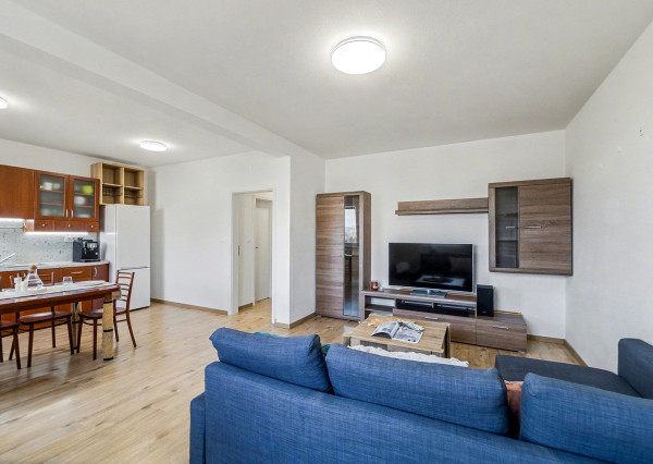 REZERVOVANÉ: Na predaj moderný 2-izbový byt na Zlatovskej ulici v Trenčíne