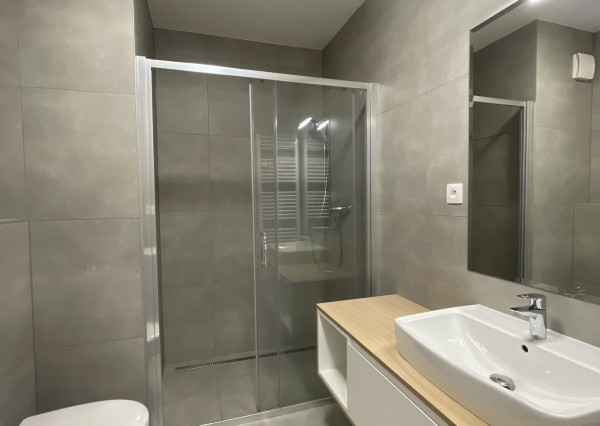 Na prenájom vkusne zariadený 2-izbový byt v Trenčíne