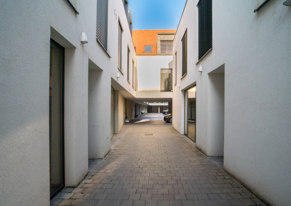 Na prenájom štýlový 3-izbový mezonet v historickom centre Trnavy