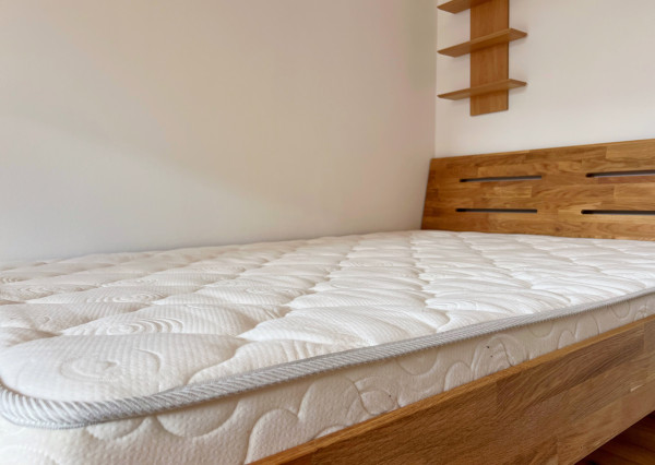 Na prenájom zrekonštruovaný 1-izbový byt, Nové Mesto - Bratislava