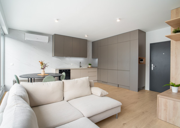 Na prenájom exkluzívny 2-izbový byt s terasou v centre Bratislavy