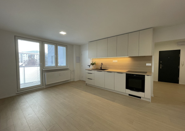 Na prenájom 2-izbový byt v centre Dubnice nad Váhom