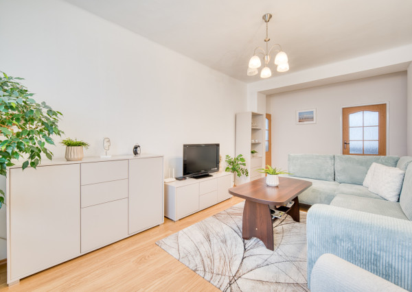 Na predaj priestranný 3-izbový byt v Malackách