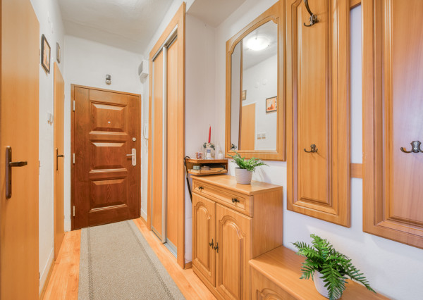 Na predaj priestranný 3-izbový byt v Malackách