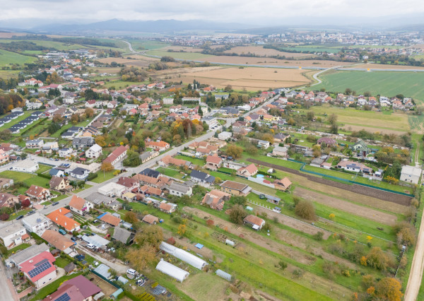 Na predaj rodinný dom so slnečným pozemkom-Veľké Chlievany