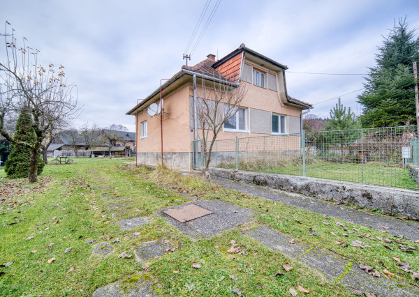 Na predaj rodinný dom vhodný na rekonštrukciu v Uhrovci