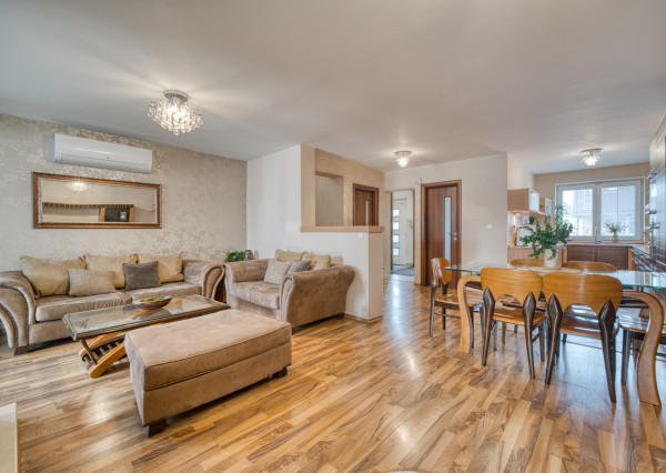 Na predaj dvojpodlažný 4-izbový dom v Malackách