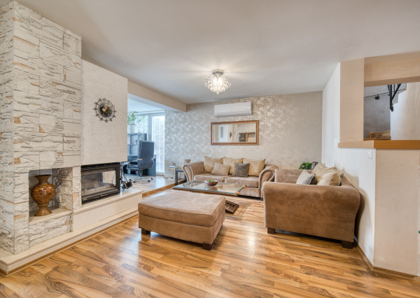 Na predaj dvojpodlažný 4-izbový dom v Malackách