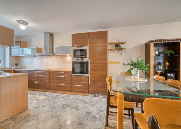 Na predaj dvojpodlažný 4-izbový dom v Malackách