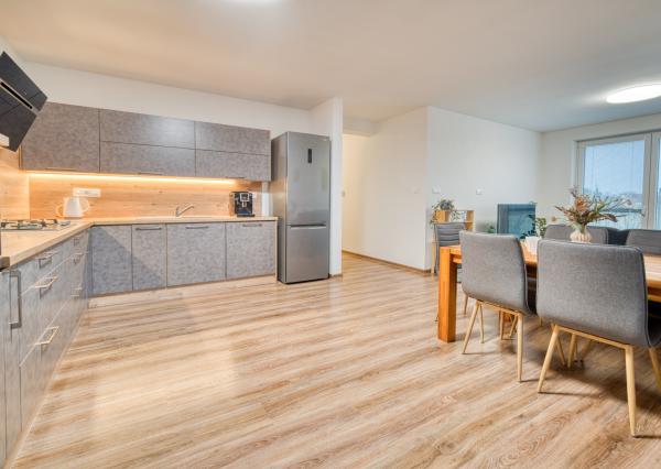 Na predaj príjemný 4-izbový byt v pokojnej časti Tomášova