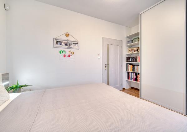 Na predaj príjemný 4-izbový byt v pokojnej časti Tomášova