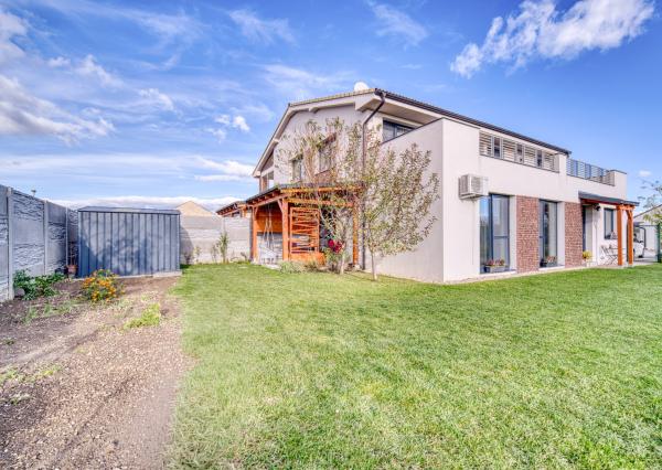 Na predaj príjemný 4-izbový byt v pokojnej časti Tomášova