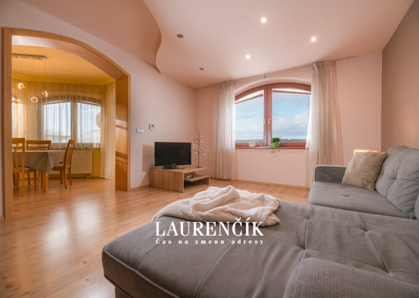 Na predaj veľkorysý 7-izbový rodinný dom v obci Podlužany