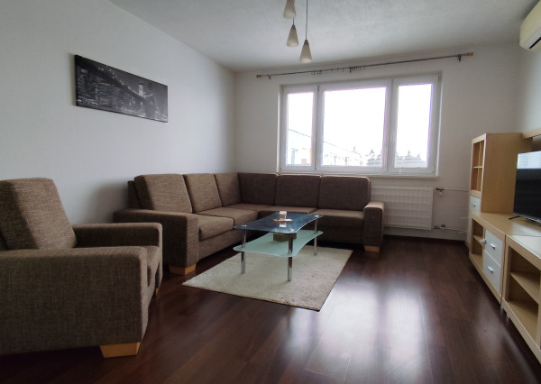 Na prenájom 3-izbový byt v Bánovciach nad Bebravou