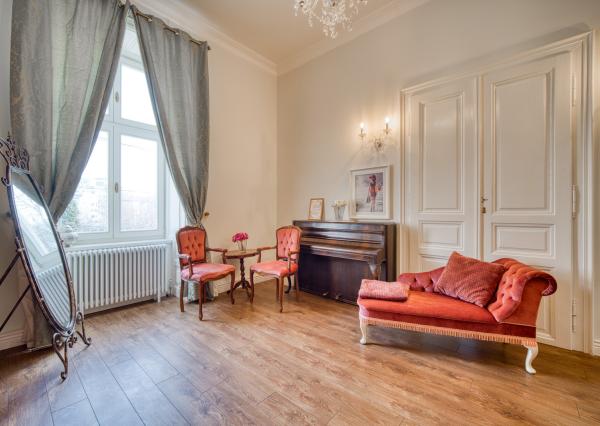 Na prenájom exkluzívny 3-izbovy byt v Starom Meste