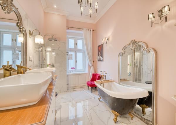 Na prenájom exkluzívny 3-izbovy byt v Starom Meste