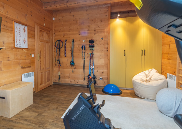 Na predaj dom snov–rodinné sídlo s jazierkom na kúpanie a panoramatickým výhľadom na Vysoké Tatry