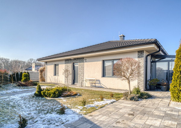 REZERVOVANÉ: Na predaj kompletne zariadený rodinný dom vo Voderadoch