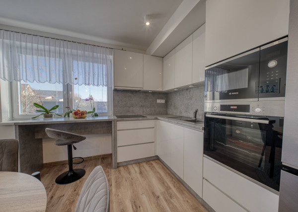 REZERVOVANÉ: Na predaj kompletne zariadený rodinný dom vo Voderadoch