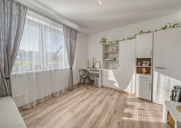 REZERVOVANÉ: Na predaj kompletne zariadený rodinný dom vo Voderadoch